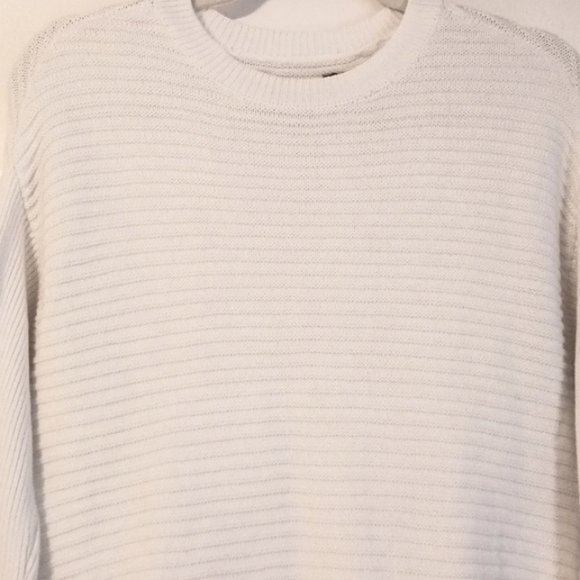Simply Vera Vera Wang "White Night" Sweater with Handkerchief Hem in Size S - Picture 2 of 8
